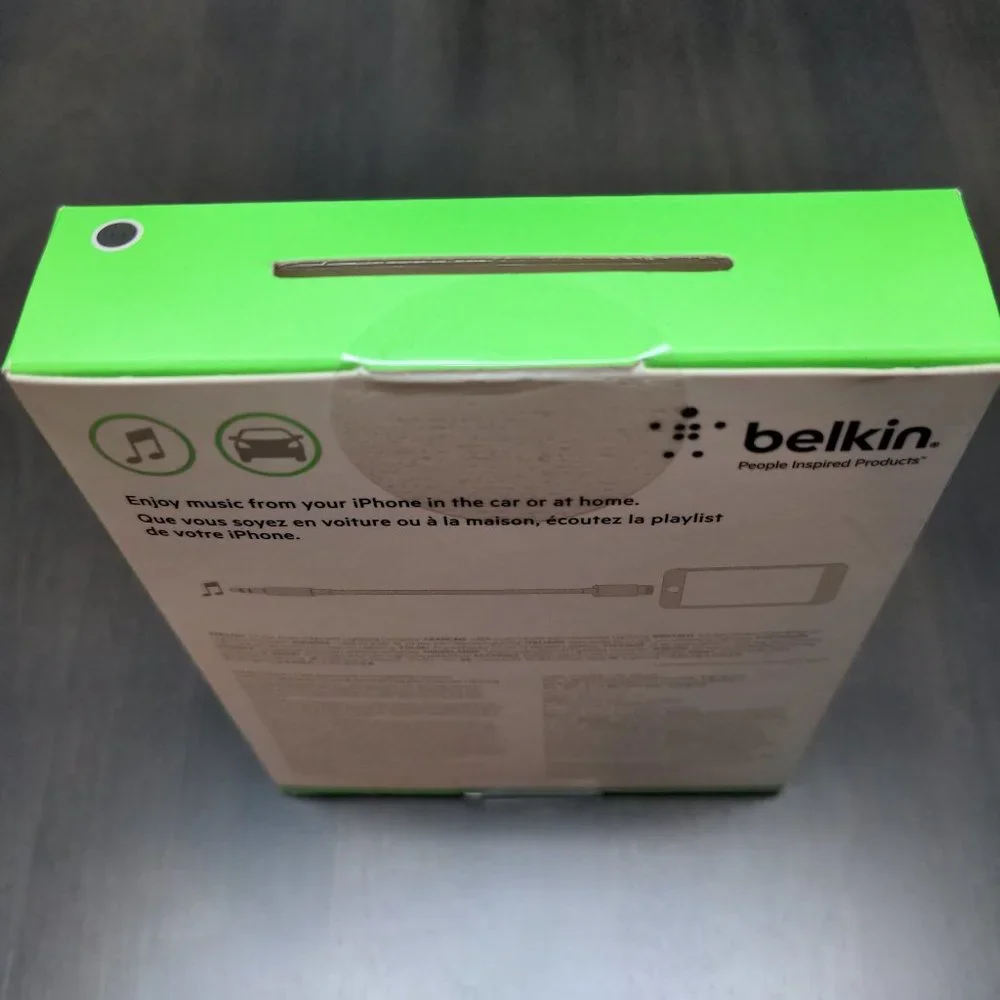 Belkin iPhone audio cable with lightning connector NIB